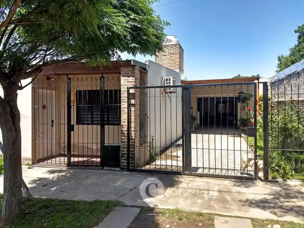 Casa en Venta en barrio Lubo, Campana. 3 dormitorios. Patio. Cochera