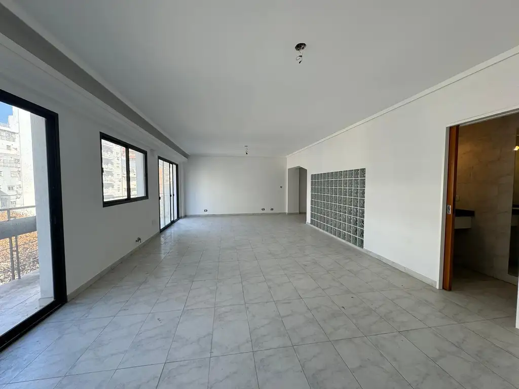 Venta.Departamento.4 ambientes.Cochera.Recoleta