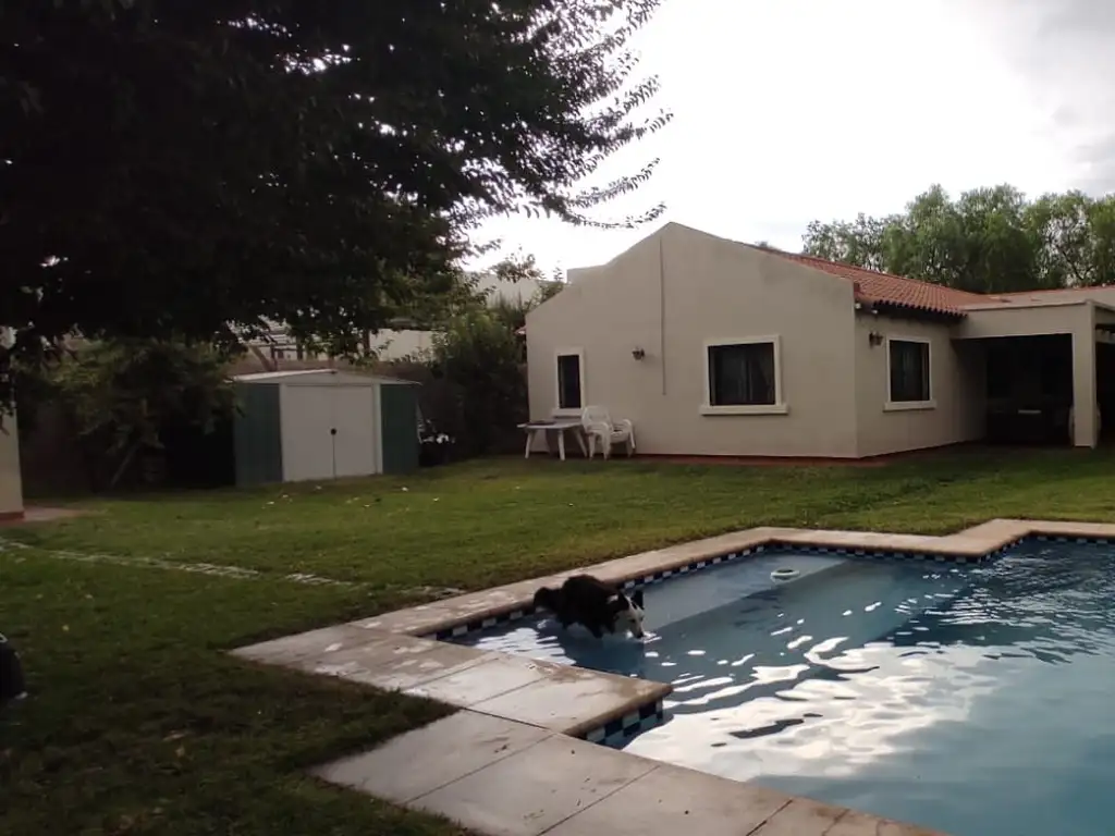 Casa en Terruñoz de Araoz, Una Planta, 4 Dormitorio, 4 Baños, Jardín, Piscina