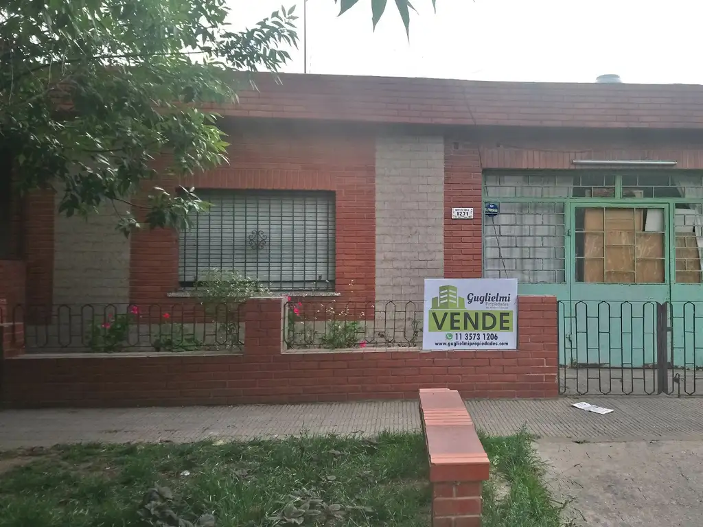 Casa - barrio del Pino.    Lote grande, vivienda a modernizar.