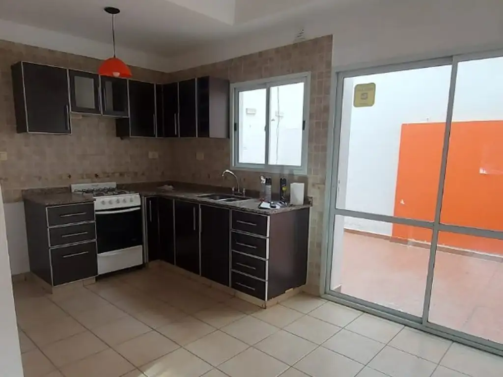 Tipo casa 3 ambientes para USO COMERCIAL - Villa Pueyrredón