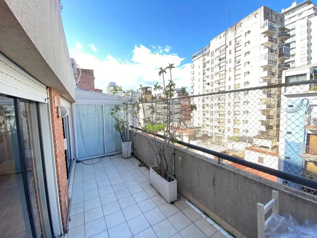 Hermoso Monoambiente con balcon terraza en Recoleta