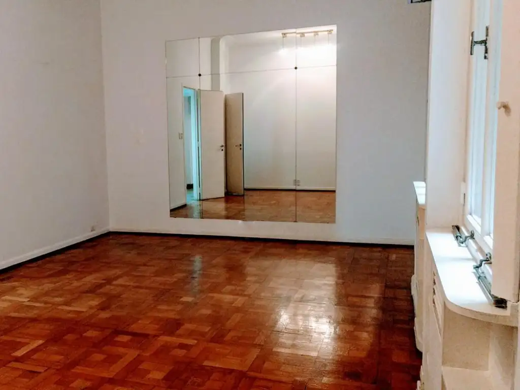 Venta. Recoleta. 3 ambientes con dependencia.