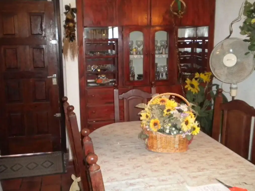 Casa en venta - 3 dormitorios 2 baños - Cochera - 280mts2 - Mar De Ajó