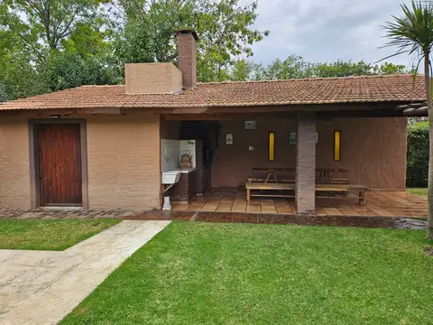 QUINTA 4 AMBIENTES  PILETA VENTA VILLA ROSA PILAR