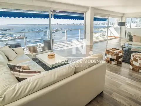 Departamento en venta de 6 dormitorios frente al Puerto de Punta del Este.