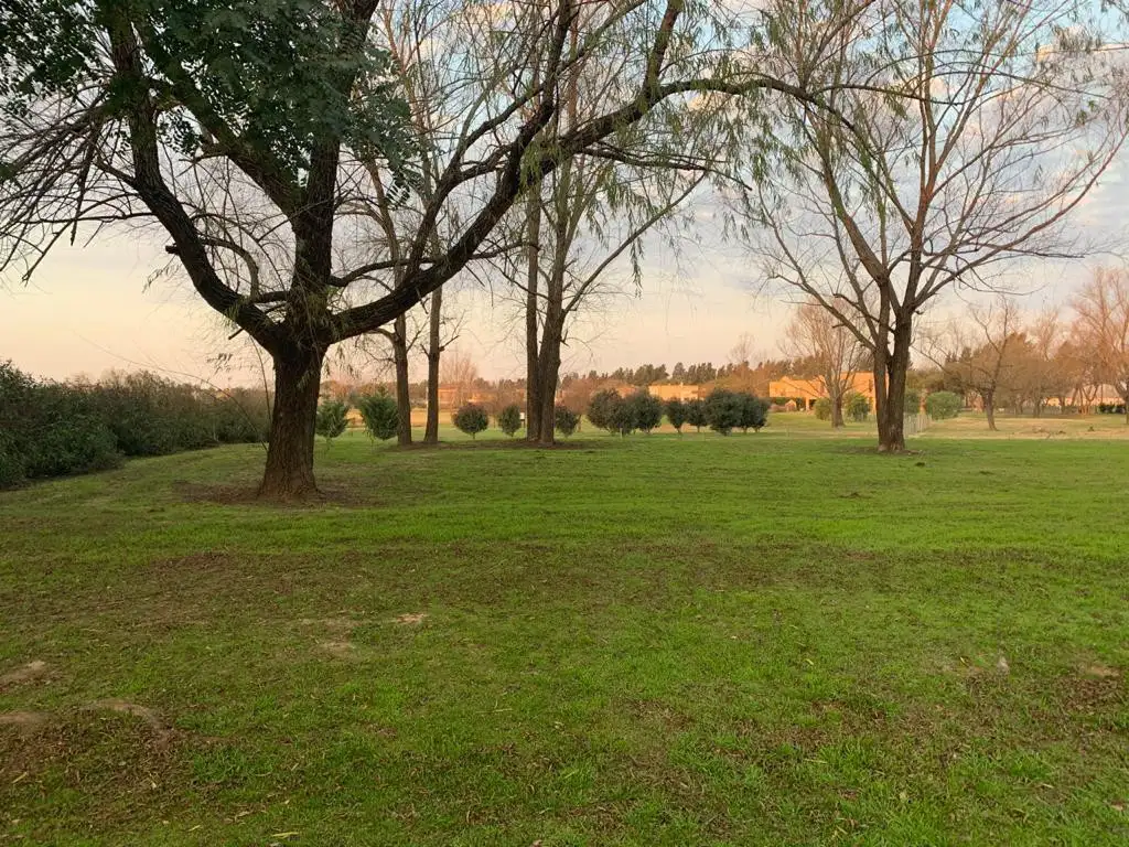 Venta lote al golf  con AMARRA   - San Isidro Labrador villanueva Tigre