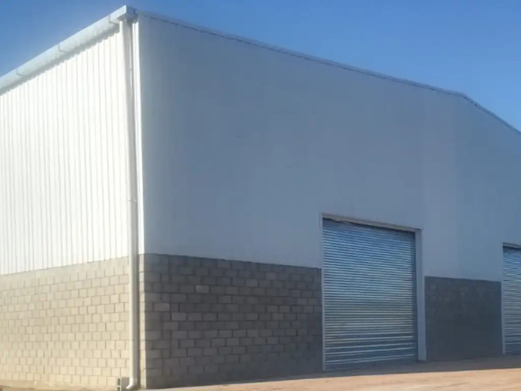 Galpon Industrial de 1250 m2 en VENTA 34 x 37 m, 10m alt. en Polo Industrial Gral Rodríguez