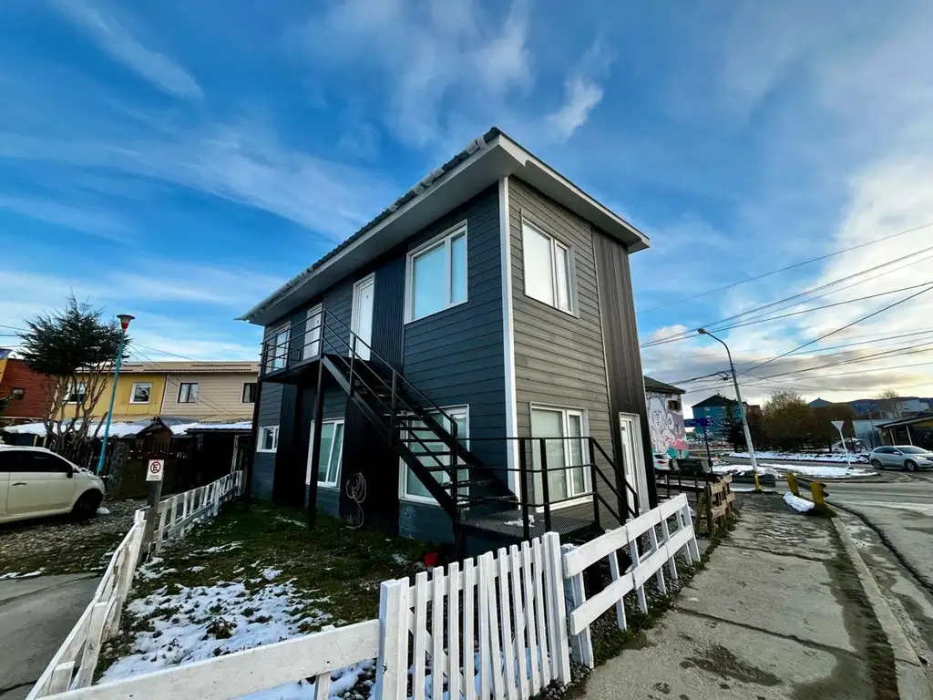 VIVIENDA+RENTA. Casa + 2 dptos a la venta. Ushuaia