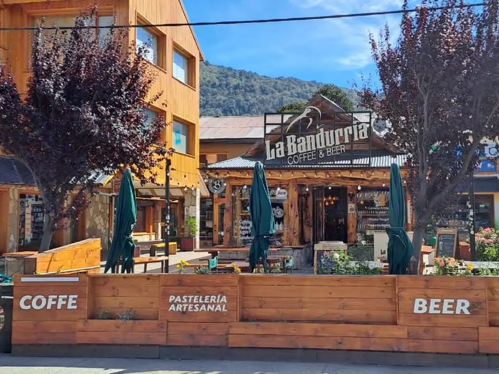 FINA PATAGONIA. Local comercial en venta ubicado en San Martin de los Andes