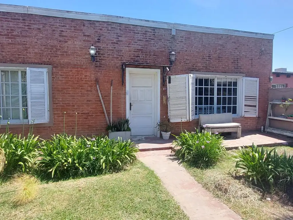 Casa de 4 Amb. a la venta en cañuelas