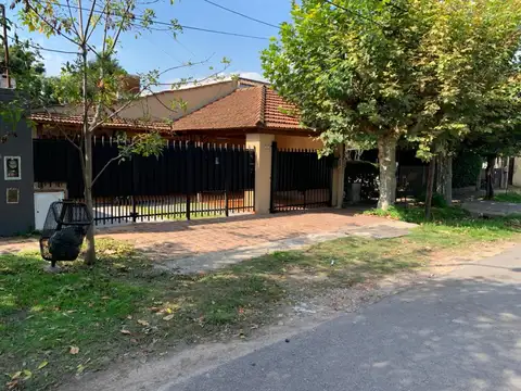 EN VENTA CHALET EN BELLA VISTA DE 4 AMBIENTES EXCELENTE UBICACION - FICHA 9283