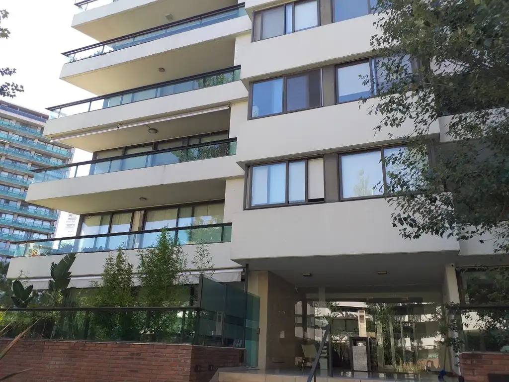 C&P Inmobiliaria vende: Condominios del Alto I, duplex, 192 m2, cochera doble.-