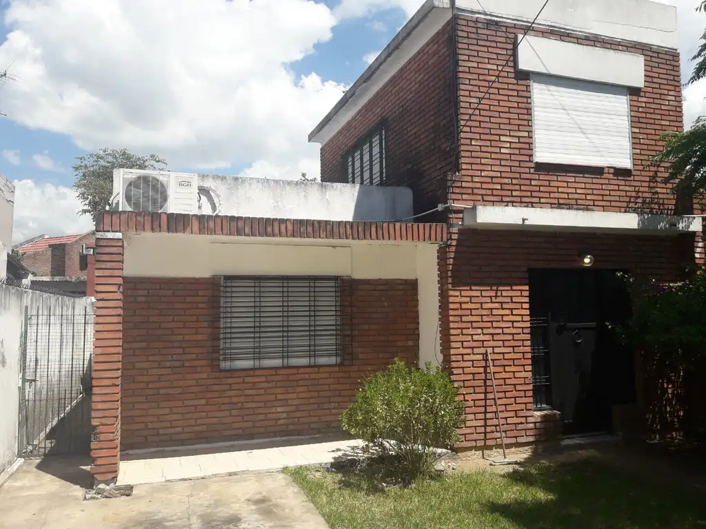 CASA EN VENTA CON FONDO LIBRE