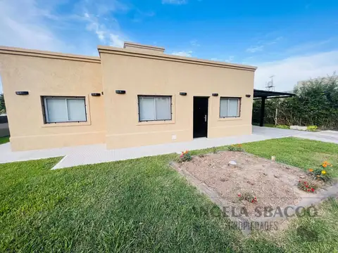 Quinta en Venta - 4 ambientes - USD 175.000