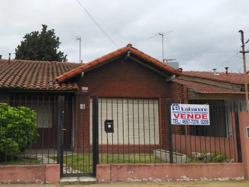 CHALET EN LOTE PROPIO 10 X 39,M RETASADA  BAJO UN 30%