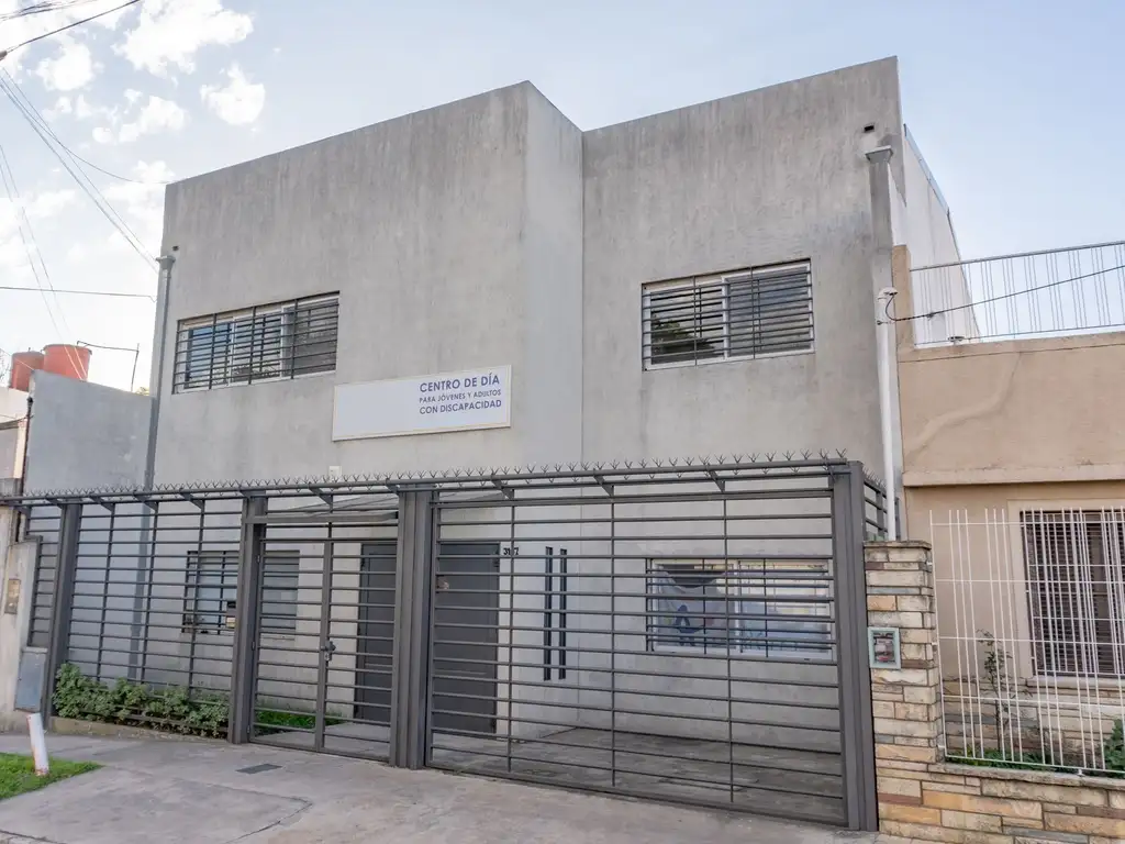 Venta de casa  con fondo de comercio en Olivos