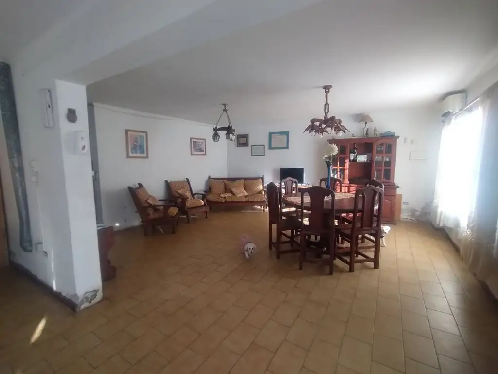 VENTA , CASA CON DEPARTAMENTO -GODOY CRUZ