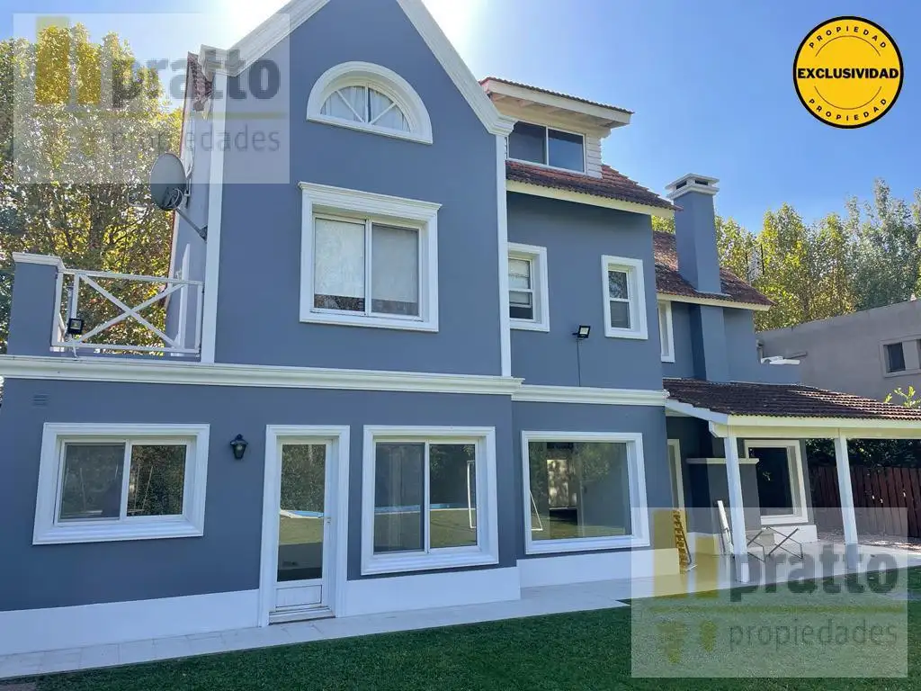 Casa en venta de 3 dormitorios mas escritorio en Santa Maria de Tigre