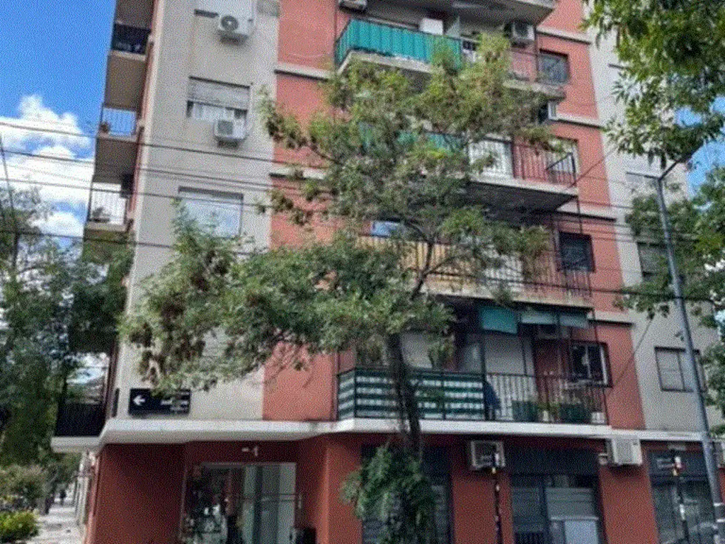 Monoambiente PB con patio en Venta, Villa del Parque