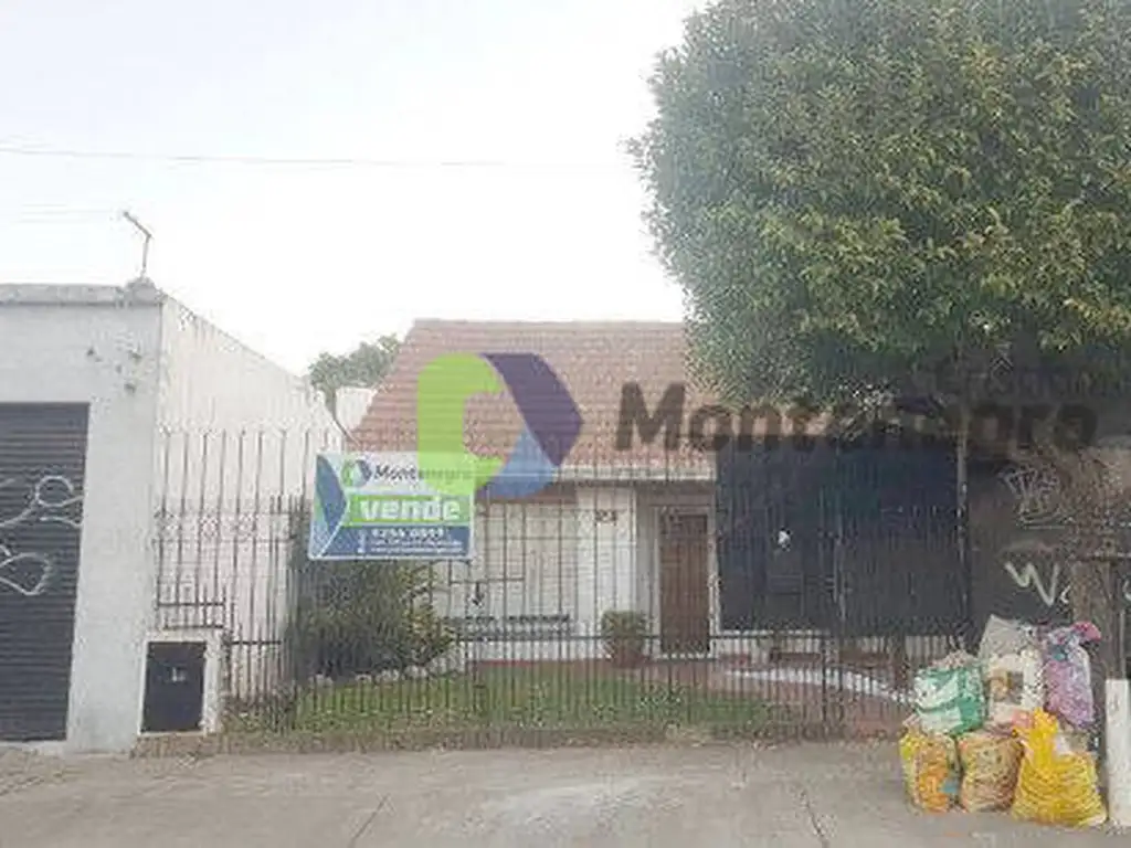 Casa - Venta - Argentina, Berazategui - Calle 151 A 3100