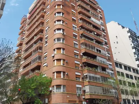 VENTA RECOLETA SEMIPISO AL FRENTE JUNCAL AL 2300