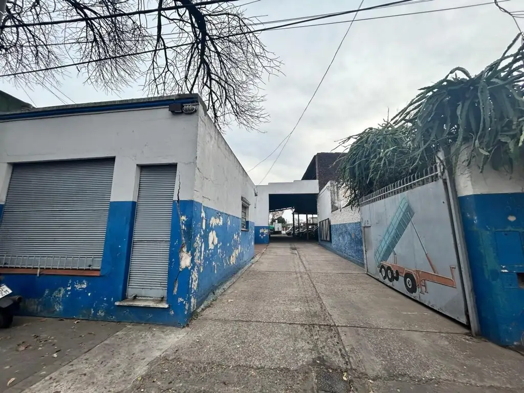 IMPORTANTE LOTE DE 2331 M2, sobre Ayolas 500, doble ingreso,