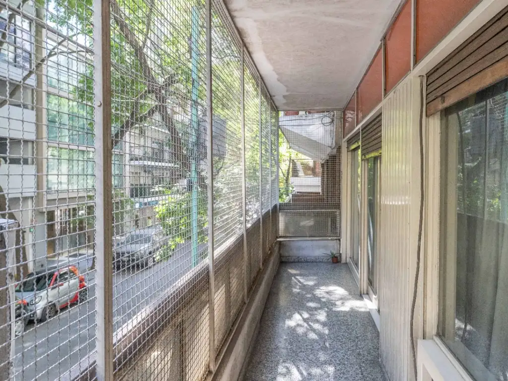 Venta en Belgrano 4 ambientes con patio y balcon