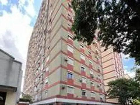 Muy buen 4 ambientes en Venta a mts de Parque Centenario