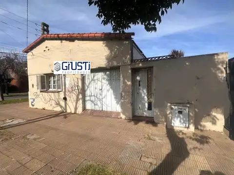 Venta casa 3 ambientes Merlo