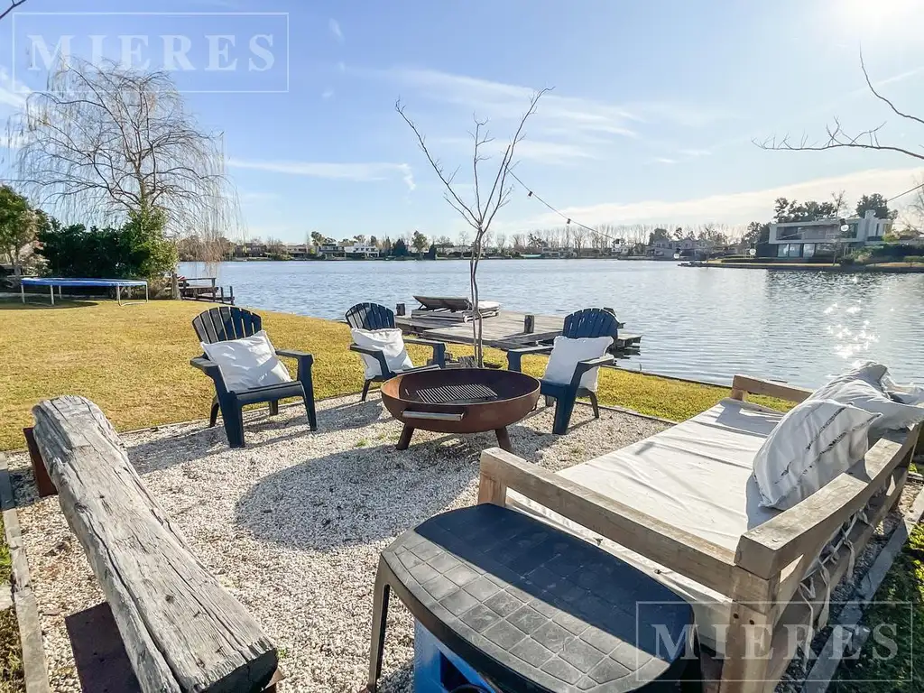 Excelente casa a la laguna en ALQUILER DE VERANO en El Encuentro, Bancalari.