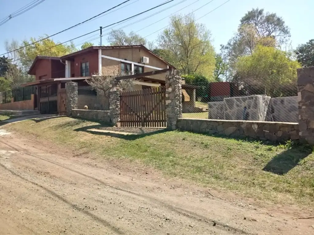 GRAN CASA CON QUINCHO Y PILETA EN VILLA DEL DIQUE!