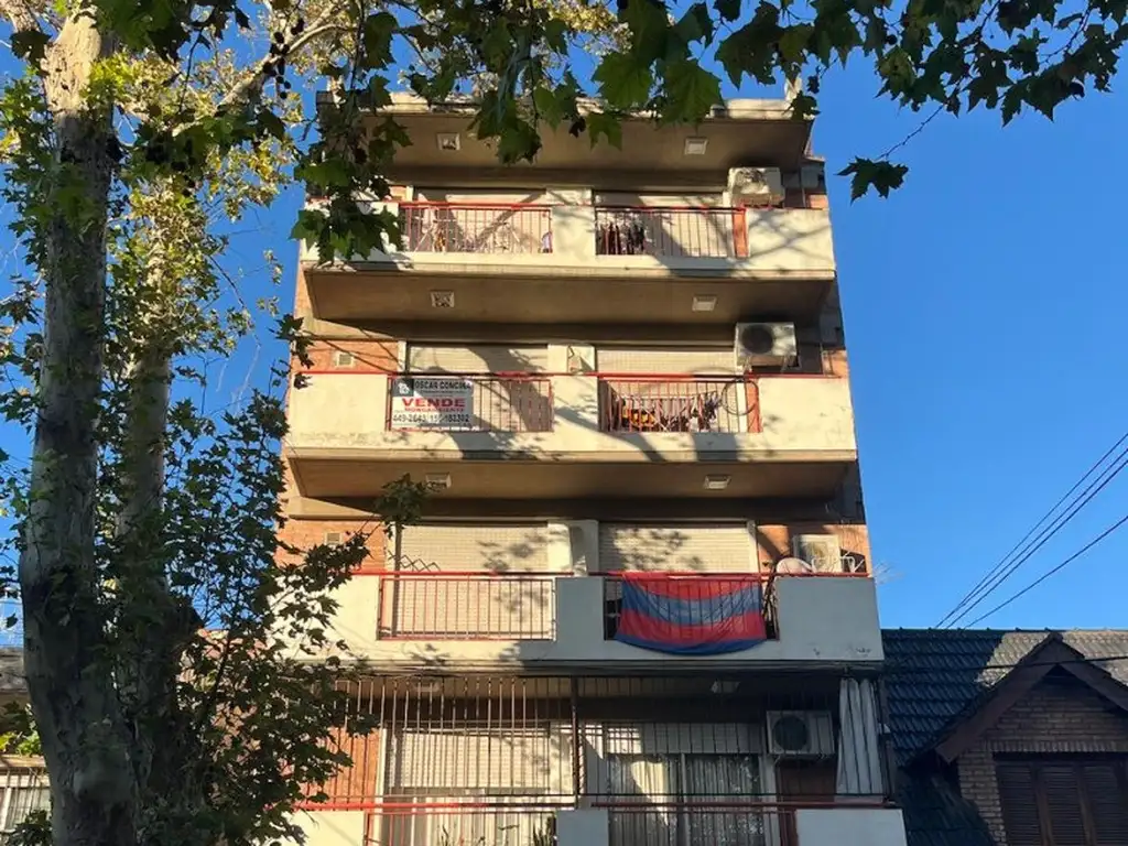 MONOAMBIENTE AL FRENTE CON BALCON, AL NORTE