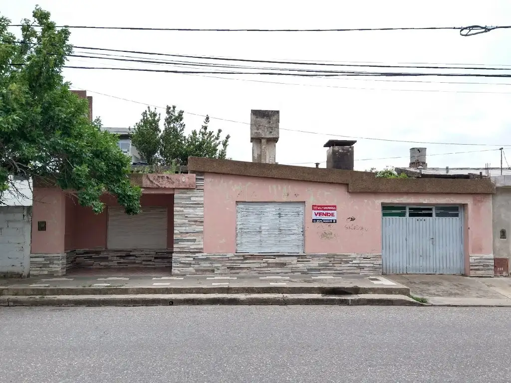 Casa de 3 Dormitorios en Barrio Castagnino, Río Tercero