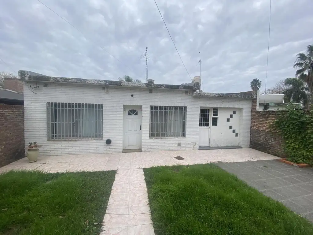 Venta - Casa - 2 dormitorios - Villa Constitucion