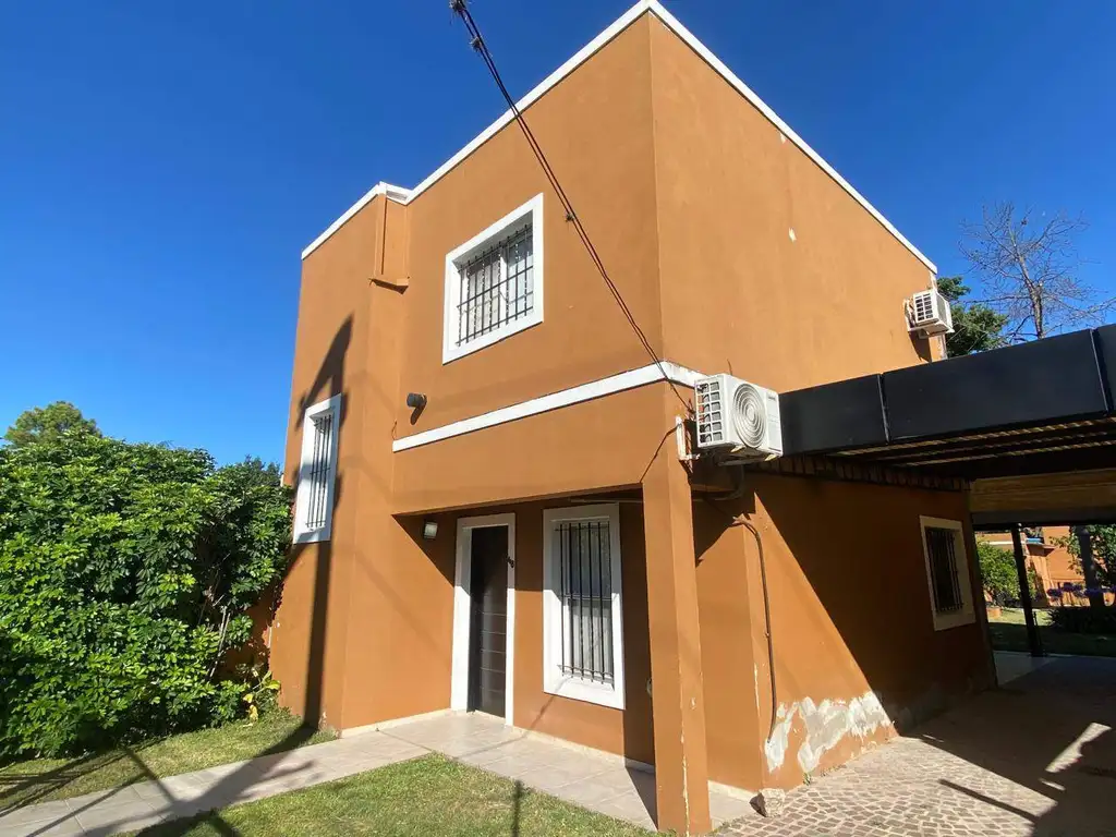 Casa en alquiler de 2 dormitorios c/ cochera en Altos de Matheu