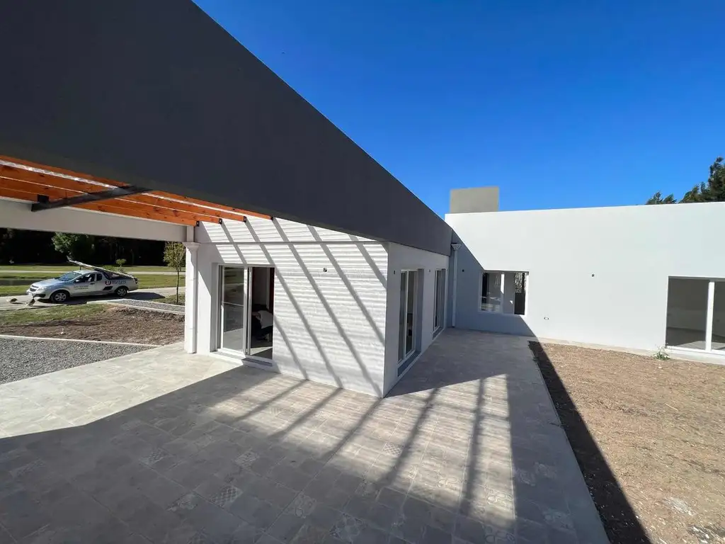 Casa en venta - 2 dormitorios 1 baño - 1000 mts2 - Punta Indio