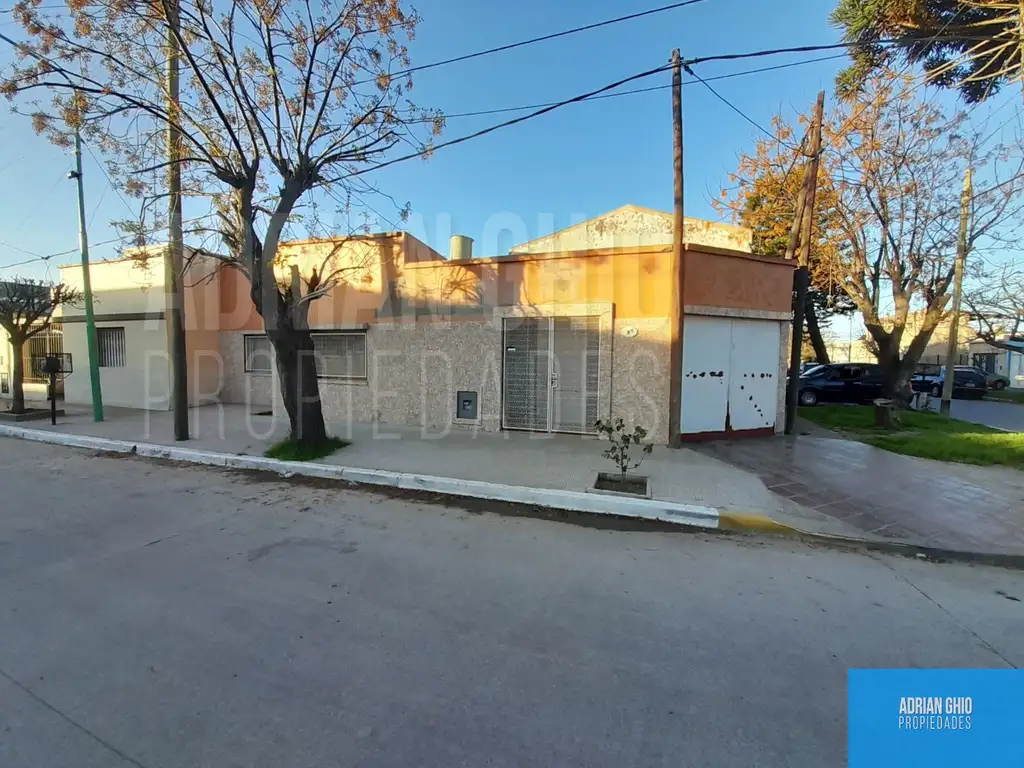 Casa en venta de 3 dormitorios c/ cochera en Ensenada