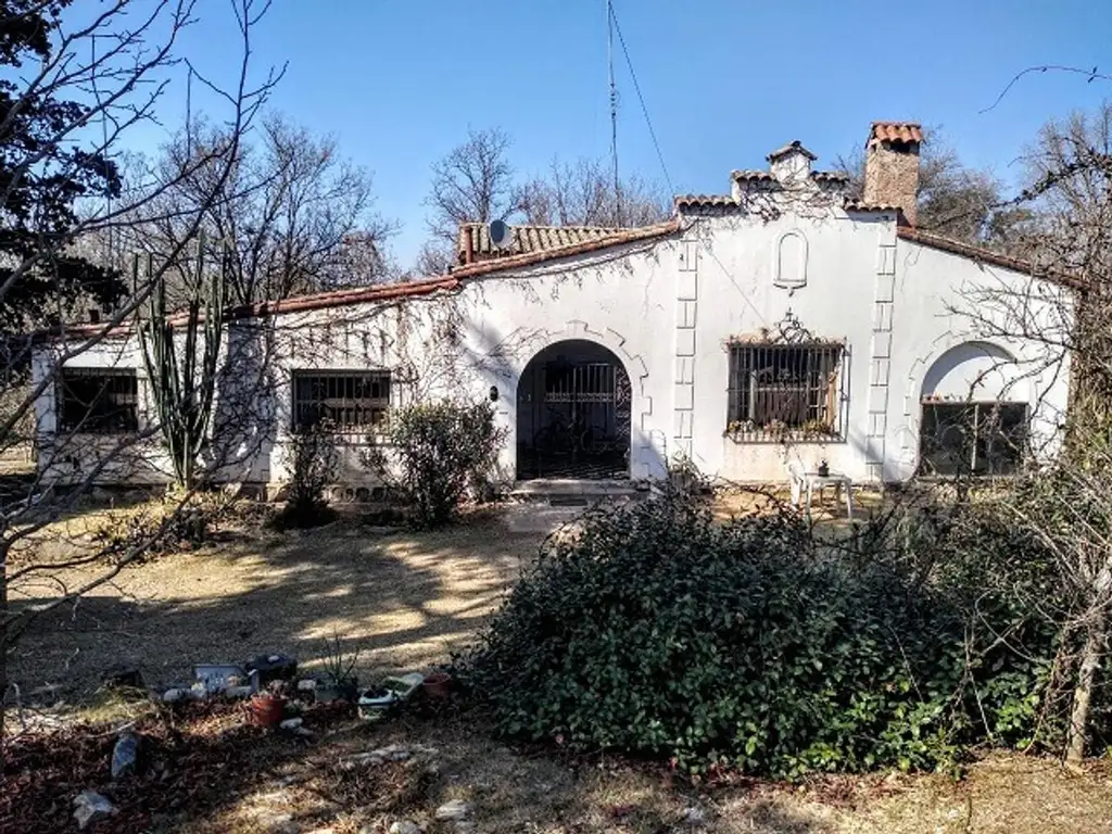 Casa amplia sobre el río Anisacate en Villa Los Aromos - Cba