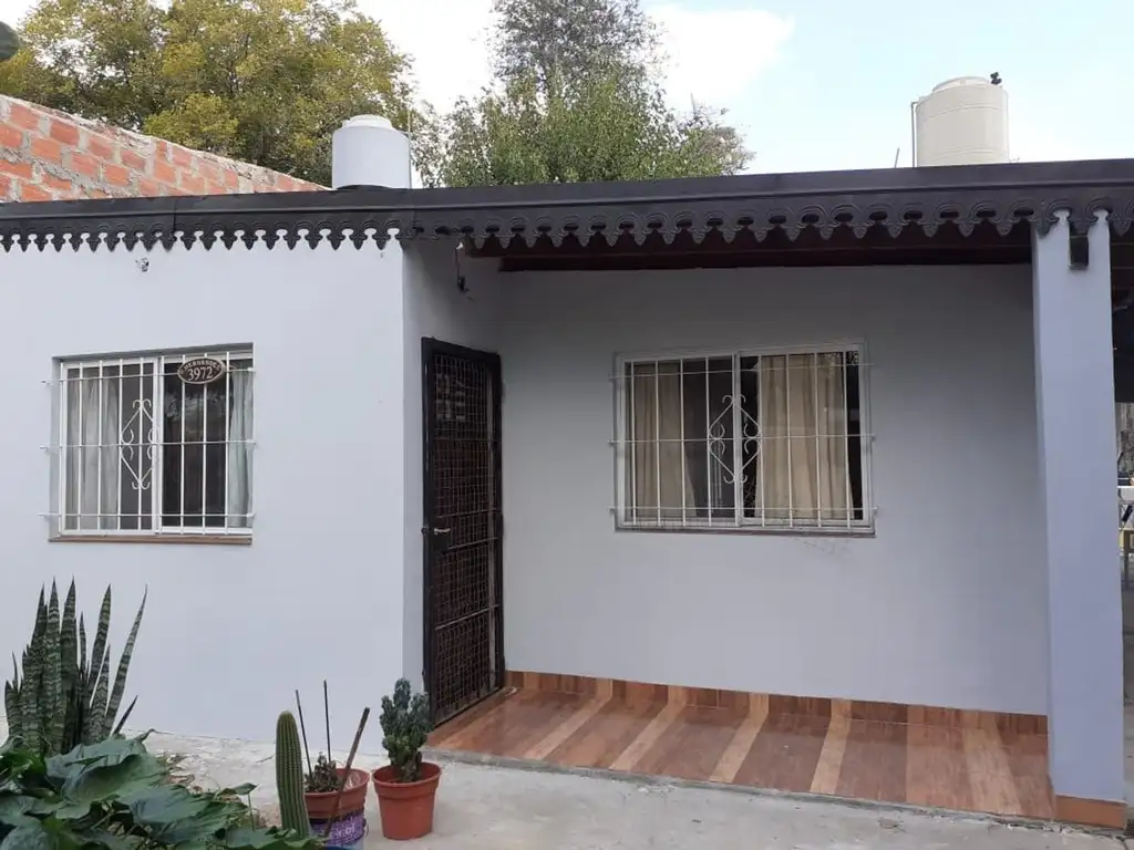 CASA EN VENTA :: 2 AMBIENTES :: UDAONDO :: 300m2