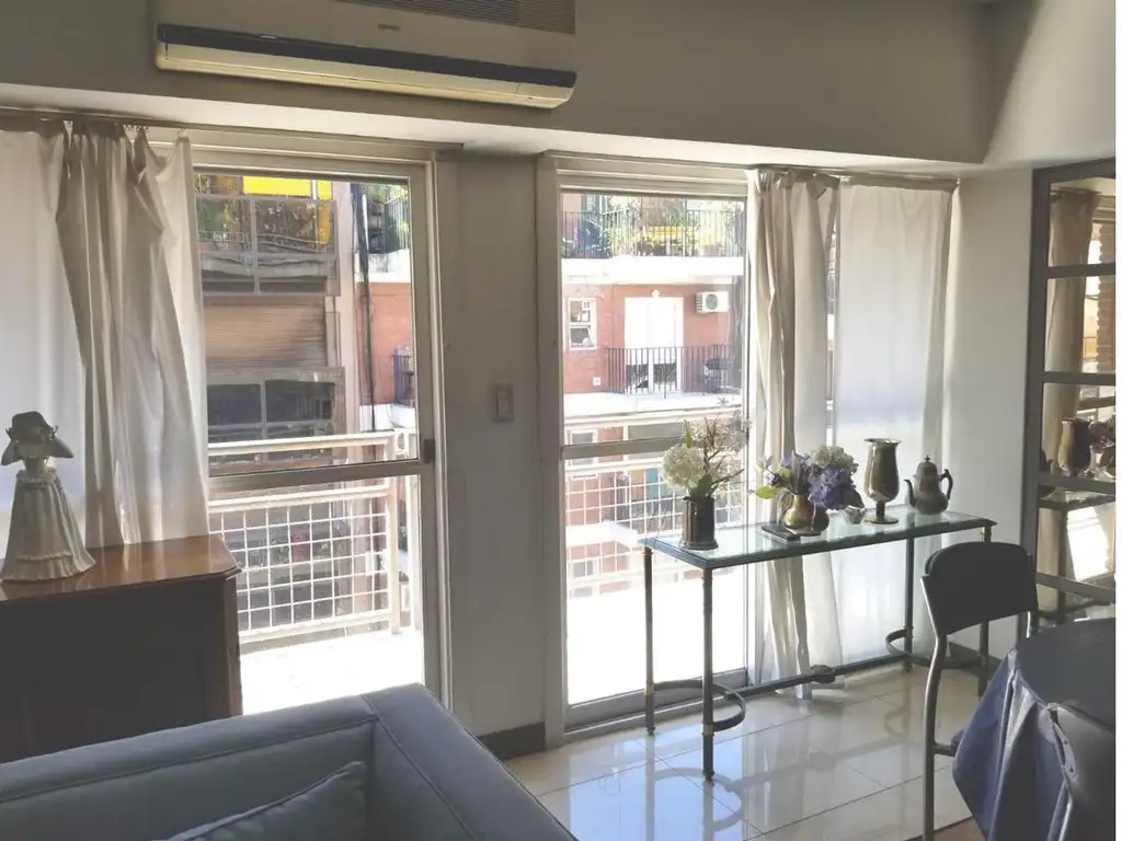 Venta Departamento 4 ambientes con dependencia y balcón - Re