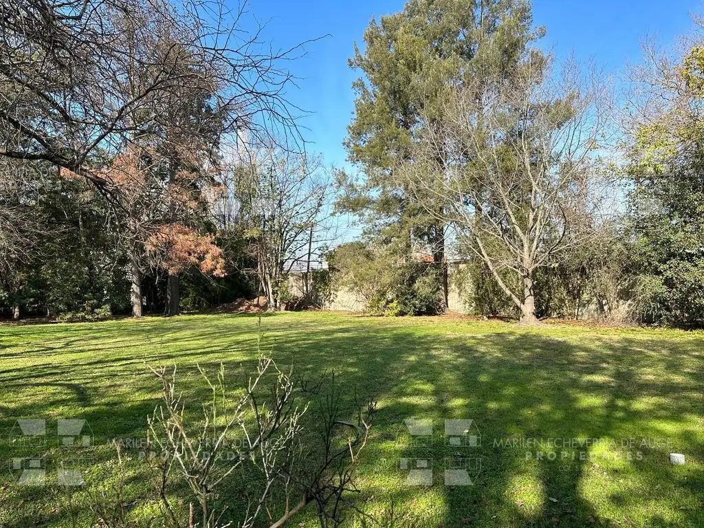 Lindisimo Lote a la Venta en Barrio los Fresnos