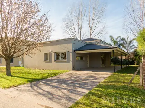 Casa en venta en  el barrio Acacias Blancas