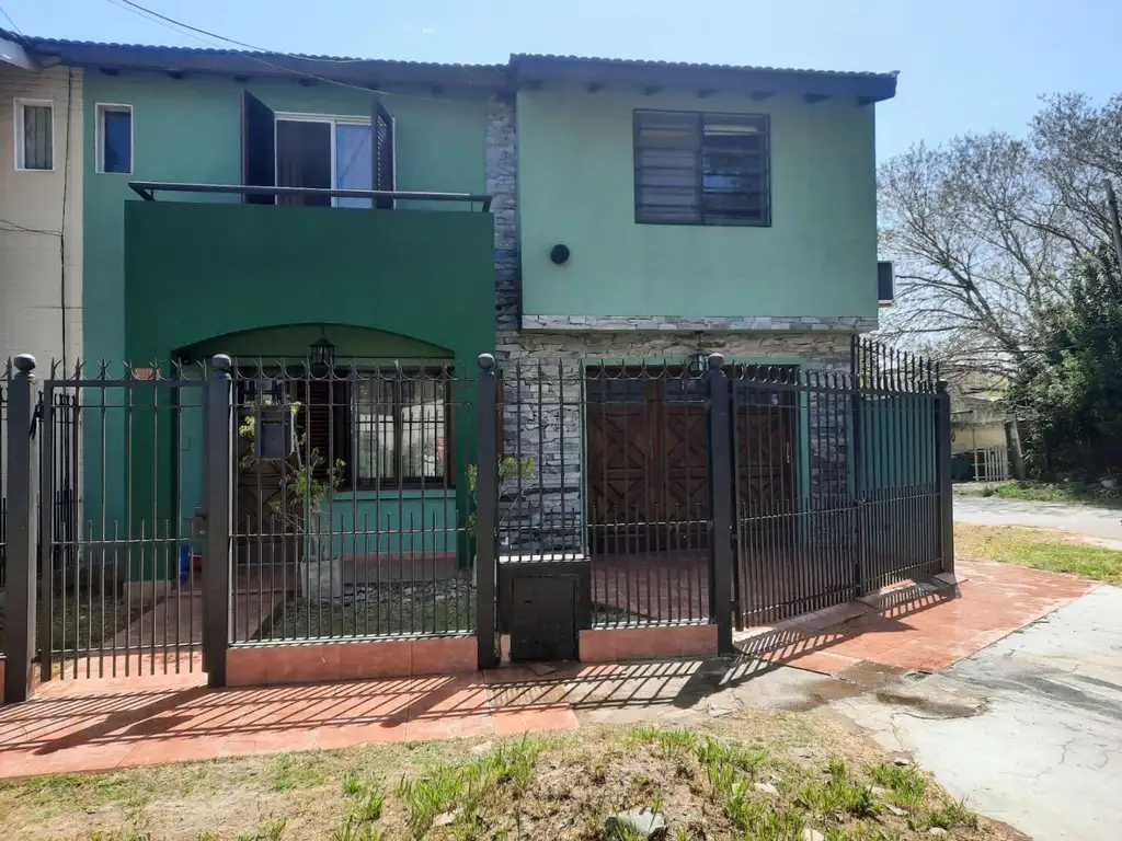 Casa - Venta - Argentina, Berazategui - calle 27 3296