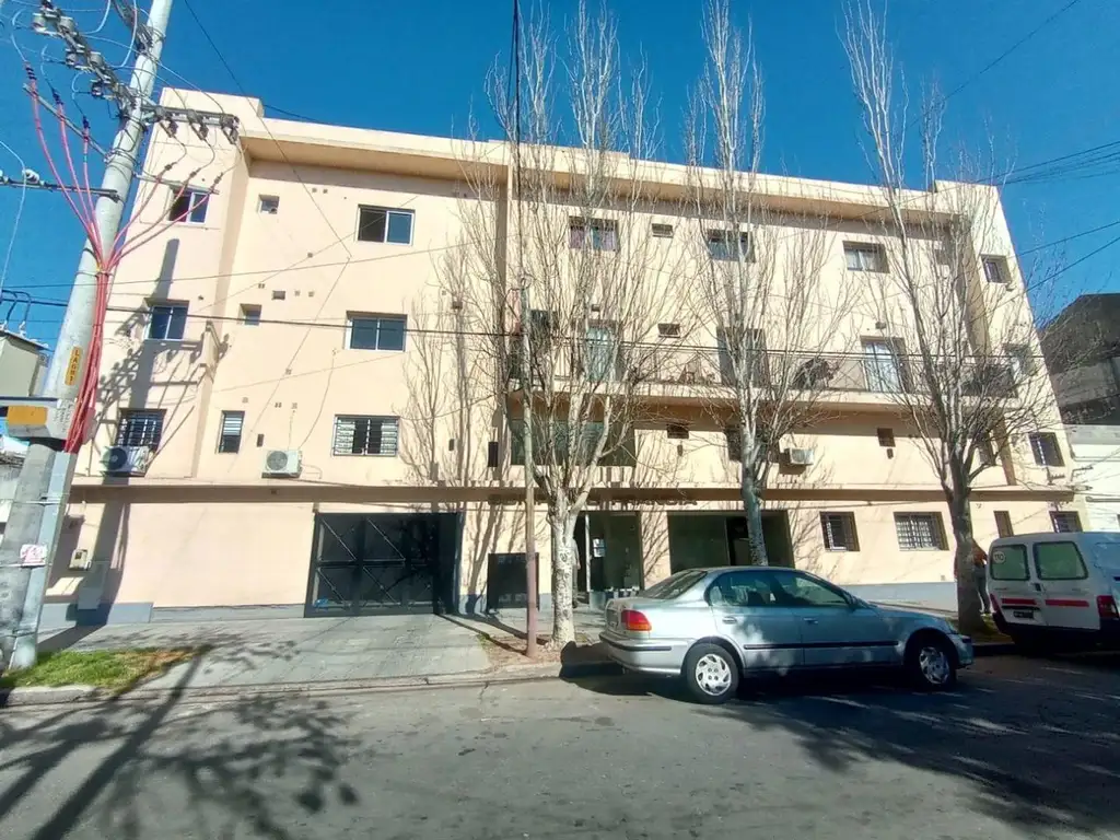 1 AMBIENTE EN VENTA- LANUS