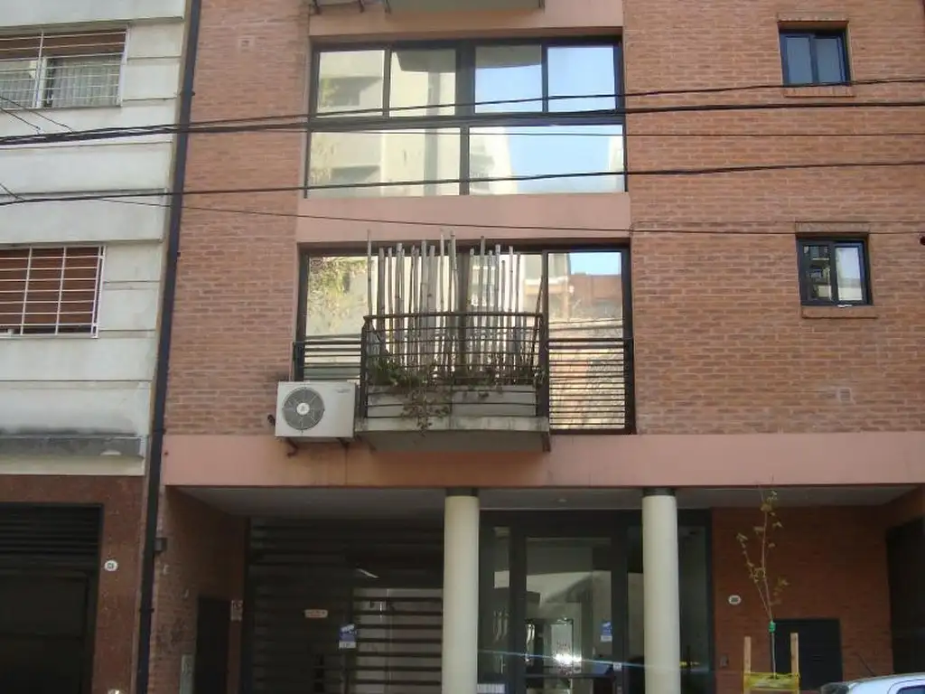 ZAPATA 580 - COLEGIALES - 2 AMB. EN DUPLEX CON RENTA!