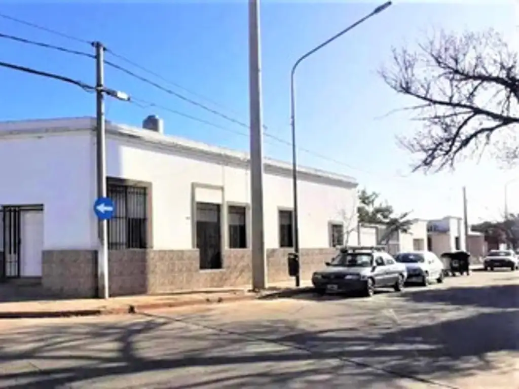 Casa Esquina En Venta - Ayacucho 1400 B° Guemes (inversión E