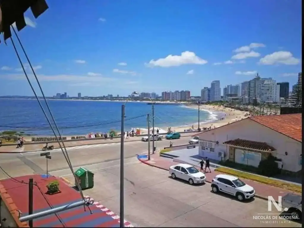 Vendo apartamento 3 dormitorios en la Penisula, Punta del Este.