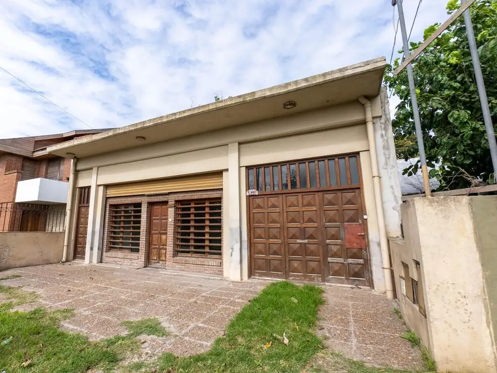 CASA 3 AMB EN VENTA EN LOS PINARES CON GRAN PARQUE