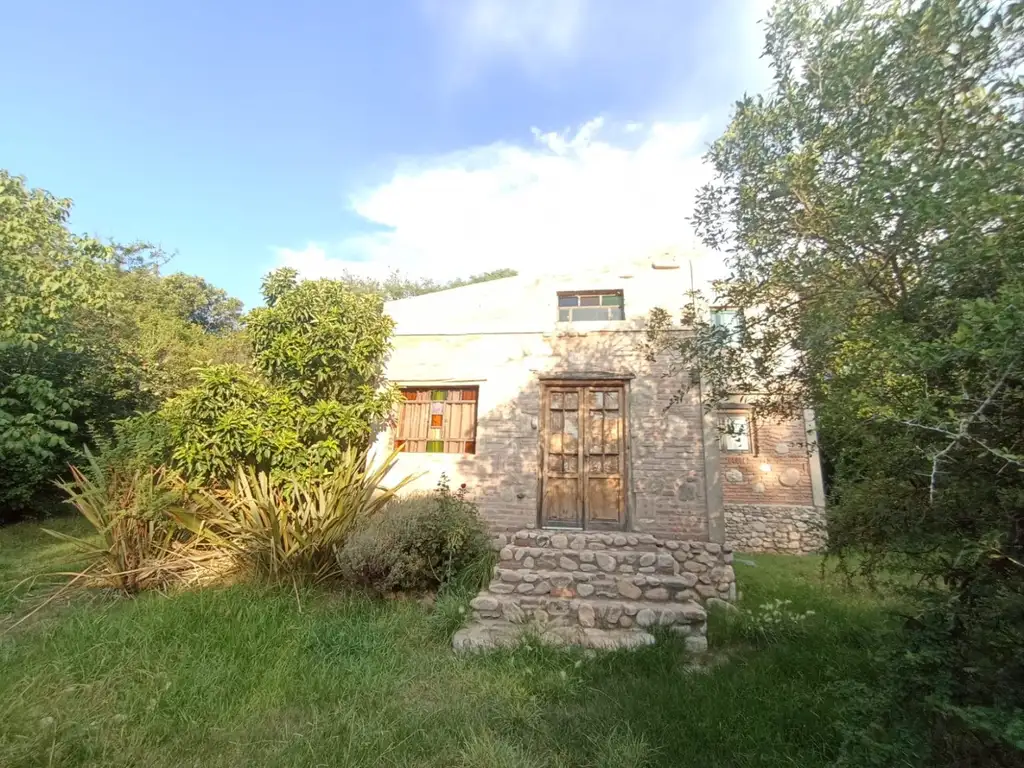 Casa con acequia en Los Molles, Villa de las Rosas, Traslasierra